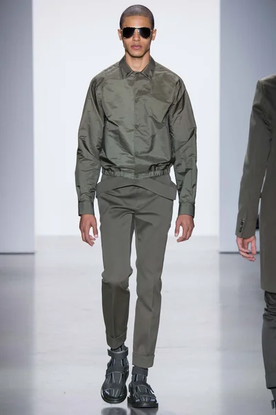 Look 14